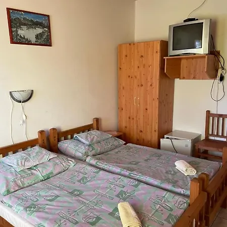 Zsuzsa Apartman *