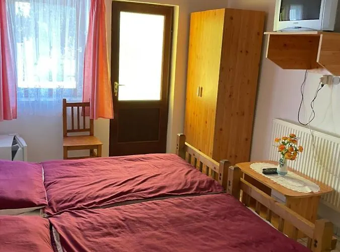 Zsuzsa Apartman Apartament Poroszló